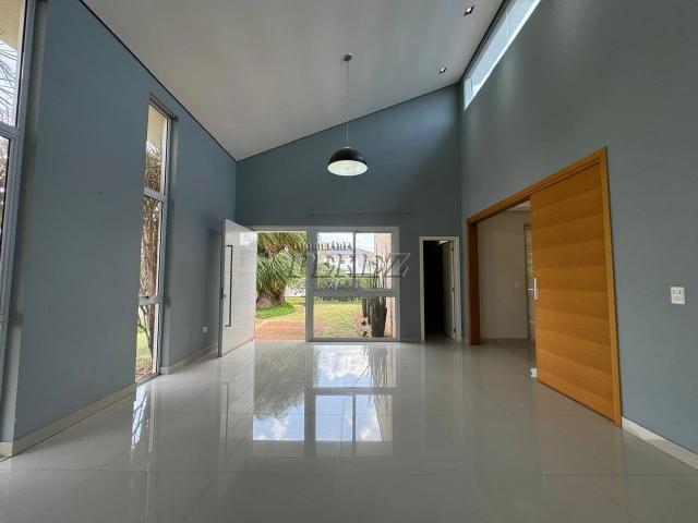 Casa / Sobrado em Condomínio para Venda em Londrina/PR Gleba Palhano 3 Quartos