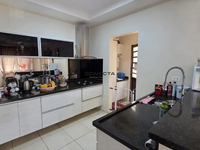 Casa / Sobrado em Condomínio para Venda em Londrina/PR Jardim Jóquei Club 3 Quartos