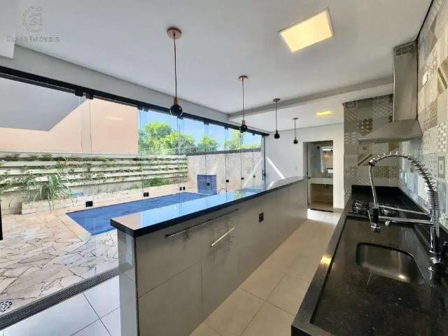 Casa / Sobrado em Condomínio para Venda em Londrina/PR Operária 3 Quartos