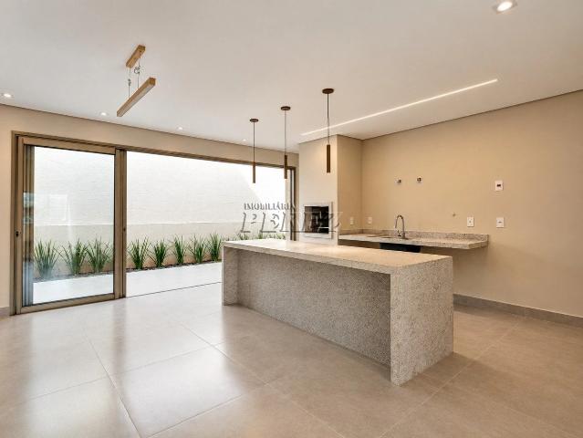 Casa / Sobrado em Condomínio para Venda em Londrina/PR Marumbi 3 Quartos