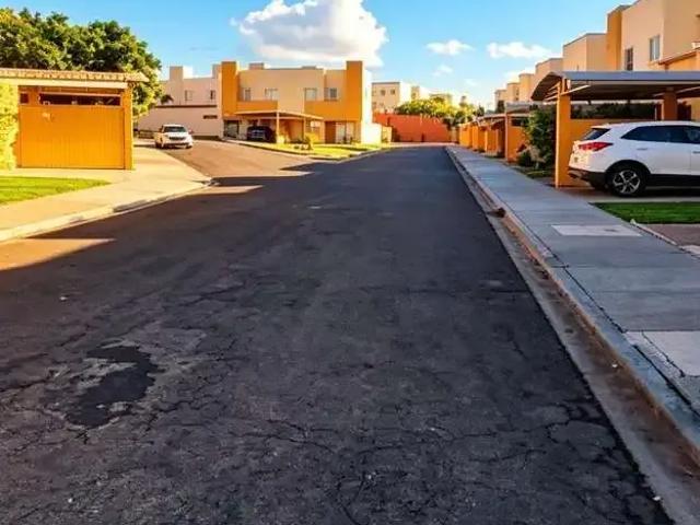 Casa / Sobrado em Condomínio para Venda em Londrina/PR Vale dos Tucanos 3 Quartos