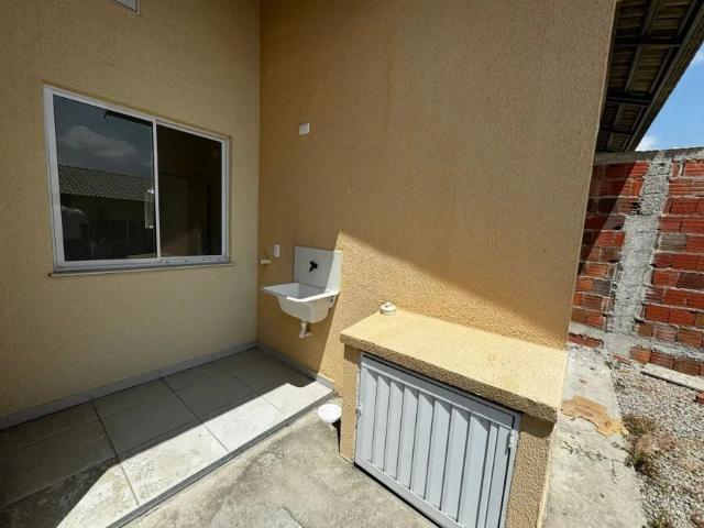 Casa / Sobrado em Condomínio para Venda em Pacatuba/CE Senador Carlos Jereissati 2 Quartos
