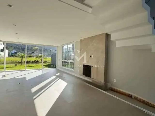 Casa / Sobrado em Condomínio para Venda em Palhoça/SC Cidade Universitária Pedra Branca 3 Quartos