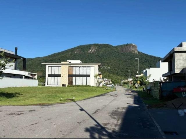 Casa / Sobrado em Condomínio para Venda em Palhoça/SC Pedra Branca 4 Quartos
