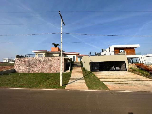Casa / Sobrado em Condomínio para Venda em Paranapanema/SP Riviera Santa Cristina 4 Quartos
