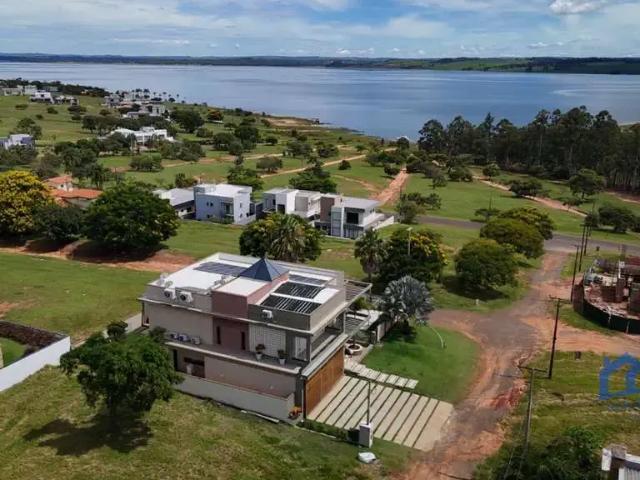 Casa / Sobrado em Condomínio para Venda em Paranapanema/SP Terras de Jurumirim 3 Quartos