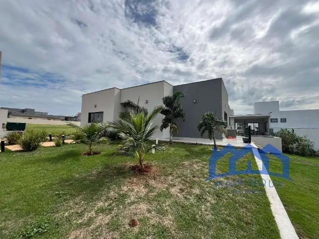 Casa / Sobrado em Condomínio para Venda em Paranapanema/SP Terras de Jurumirim 5 Quartos