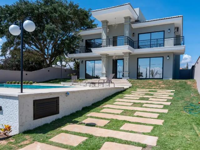 Casa / Sobrado em Condomínio para Venda em Paranapanema/SP Terras de Santa Cristina 4 Quartos