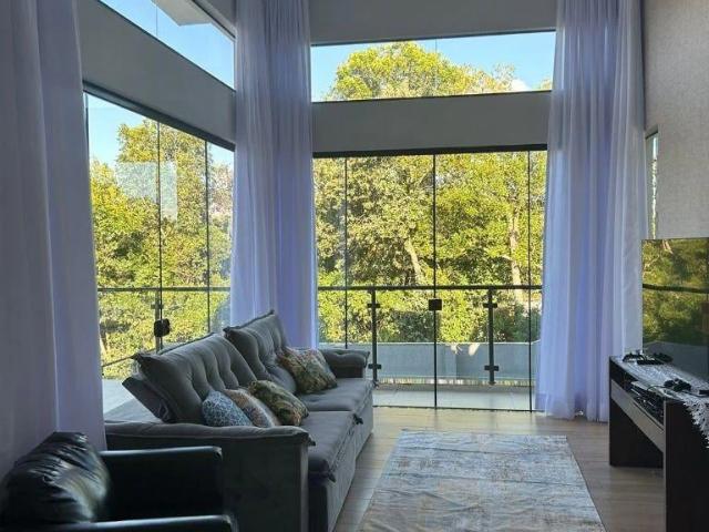 Casa / Sobrado em Condomínio para Venda em Pardinho/SP Centro 4 Quartos