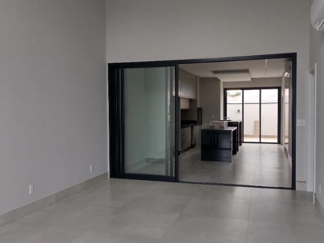 Casa / Sobrado em Condomínio para Venda em Paulínia/SP Parque Brasil 500 3 Quartos