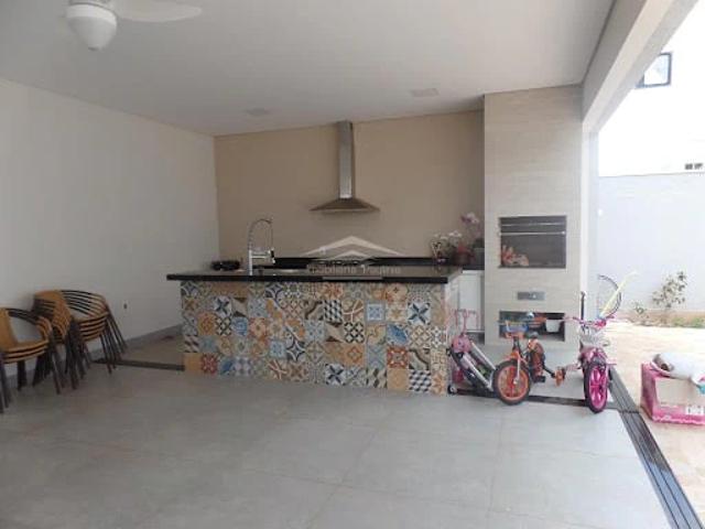 Casa / Sobrado em Condomínio para Venda em Paulínia/SP Parque Brasil 500 6 Quartos