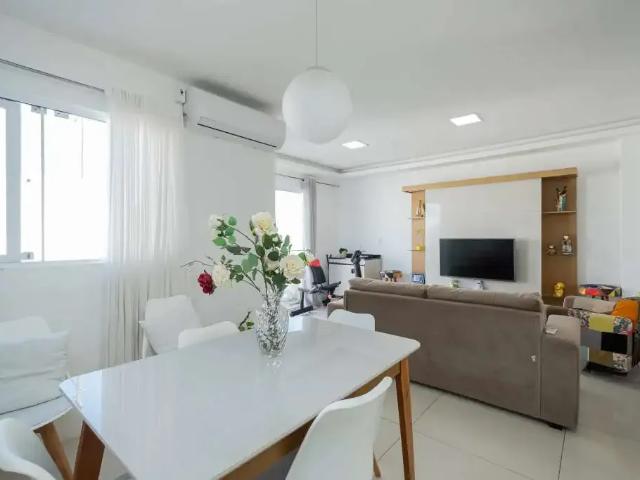 Casa / Sobrado em Condomínio para Venda em Pelotas/RS Três Vendas 2 Quartos