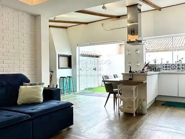 Casa / Sobrado em Condomínio para Venda em Pelotas/RS Três Vendas 2 Quartos