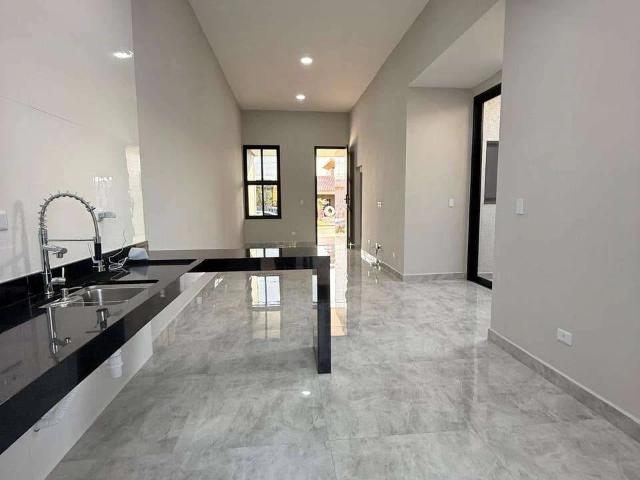Casa / Sobrado em Condomínio para Venda em Pindamonhangaba/SP Loteamento Industrial Água Preta 3 Quartos
