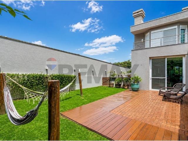Casa / Sobrado em Condomínio para Venda em Pinhais/PR Alphaville Graciosa 4 Quartos