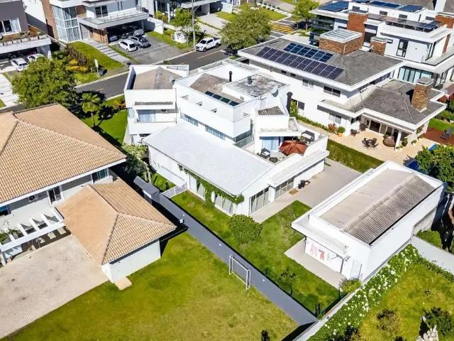 Casa / Sobrado em Condomínio para Venda em Pinhais/PR Alphaville Graciosa 5 Quartos