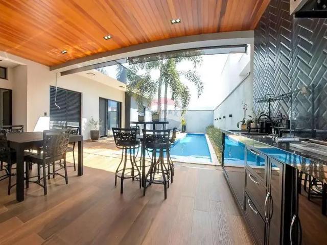 Casa / Sobrado em Condomínio para Venda em Pirassununga/SP Jardim do Lago 3 Quartos