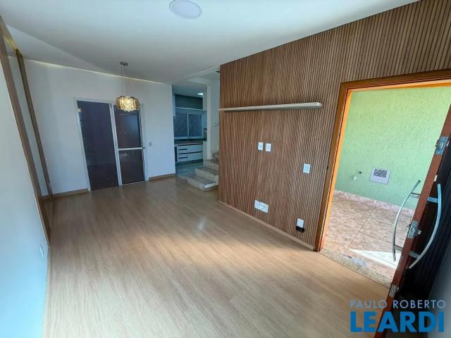 Casa / Sobrado em Condomínio para Venda em Poços de Caldas/MG Estância Poços de Caldas 3 Quartos
