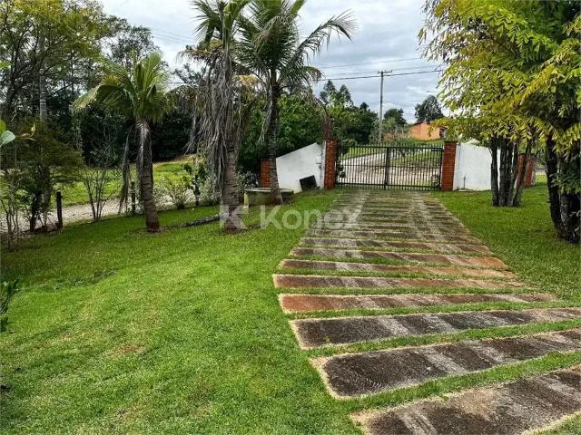Casa / Sobrado em Condomínio para Venda em Porangaba/SP Centro 3 Quartos