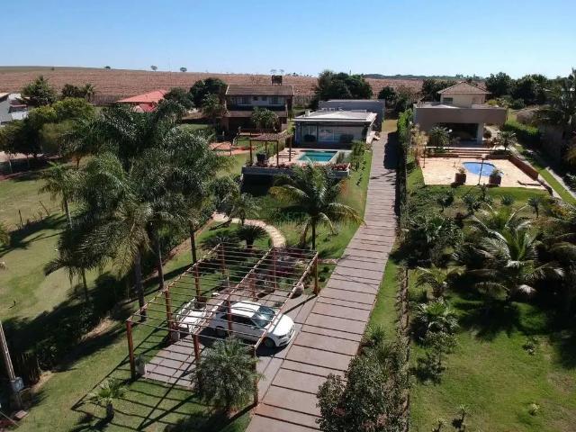 Casa / Sobrado em Condomínio para Venda em Porecatu/PR Zona Rural 4 Quartos