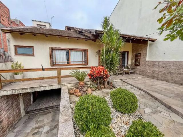 Casa / Sobrado em Condomínio para Venda em Porto Alegre/RS Mário Quintana 3 Quartos