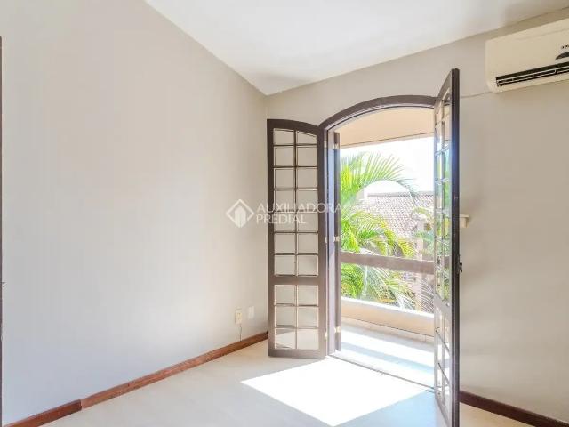Casa / Sobrado em Condomínio para Venda em Porto Alegre/RS Cristal 3 Quartos