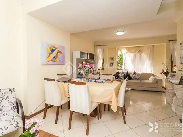 Casa / Sobrado em Condomínio para Venda em Porto Alegre/RS Cristal 3 Quartos