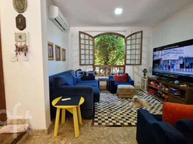 Casa / Sobrado em Condomínio para Venda em Porto Alegre/RS Cristal 3 Quartos