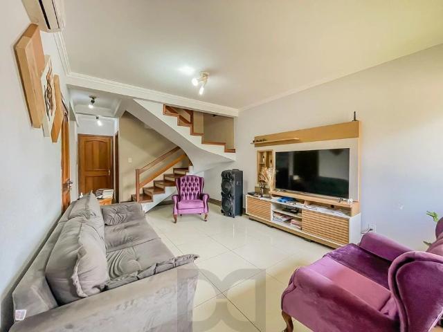Casa / Sobrado em Condomínio para Venda em Porto Alegre/RS Guarujá 3 Quartos