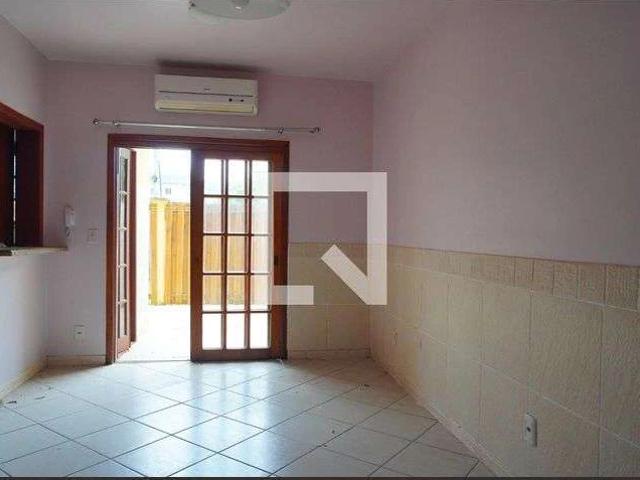 Casa / Sobrado em Condomínio para Venda em Porto Alegre/RS Guarujá 3 Quartos
