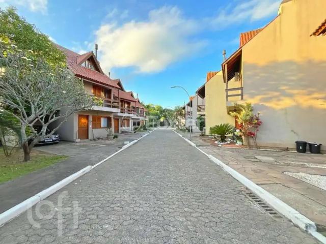 Casa / Sobrado em Condomínio para Venda em Porto Alegre/RS Guarujá 3 Quartos