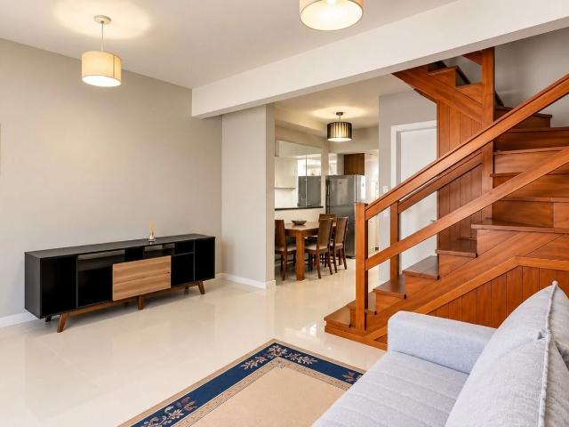 Casa / Sobrado em Condomínio para Venda em Porto Alegre/RS Humaitá 3 Quartos