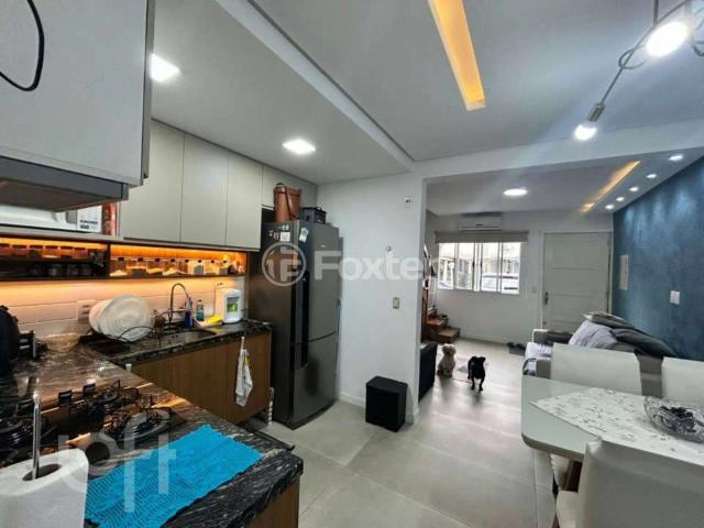 Casa / Sobrado em Condomínio para Venda em Porto Alegre/RS Humaitá 2 Quartos