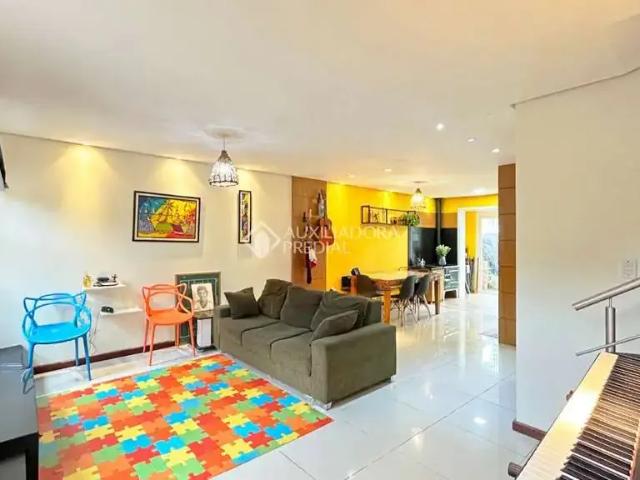 Casa / Sobrado em Condomínio para Venda em Porto Alegre/RS Hípica 3 Quartos