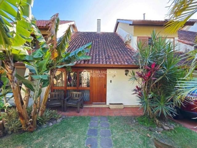 Casa / Sobrado em Condomínio para Venda em Porto Alegre/RS Ipanema 3 Quartos
