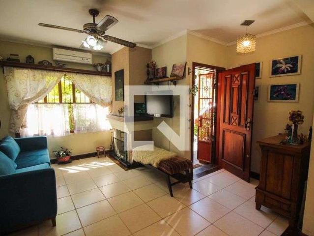 Casa / Sobrado em Condomínio para Venda em Porto Alegre/RS Ipanema 4 Quartos