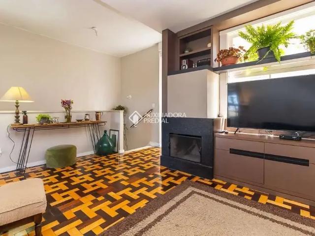 Casa / Sobrado em Condomínio para Venda em Porto Alegre/RS Petrópolis 3 Quartos