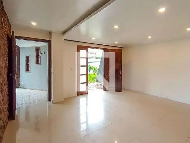 Casa / Sobrado em Condomínio para Venda em Porto Alegre/RS Santo Antônio 3 Quartos