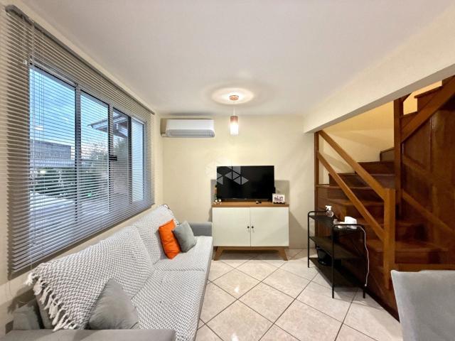 Casa / Sobrado em Condomínio para Venda em Porto Alegre/RS Sarandi 3 Quartos