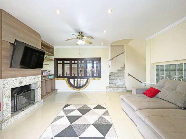 Casa / Sobrado em Condomínio para Venda em Porto Alegre/RS Sarandi 4 Quartos
