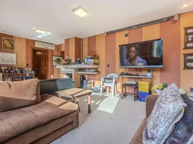 Casa / Sobrado em Condomínio para Venda em Porto Alegre/RS Três Figueiras 5 Quartos