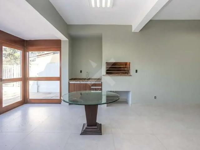 Casa / Sobrado em Condomínio para Venda em Porto Alegre/RS Três Figueiras 6 Quartos