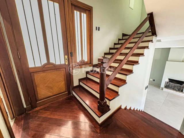 Casa / Sobrado em Condomínio para Venda em Porto Alegre/RS Três Figueiras 6 Quartos