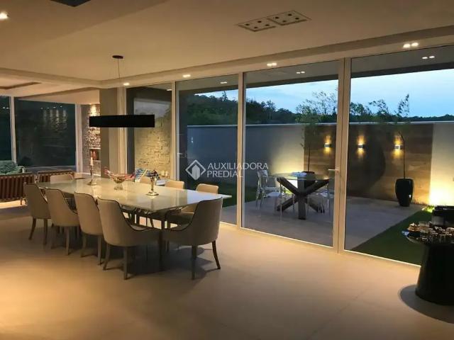 Casa / Sobrado em Condomínio para Venda em Porto Alegre/RS Vila Nova 4 Quartos