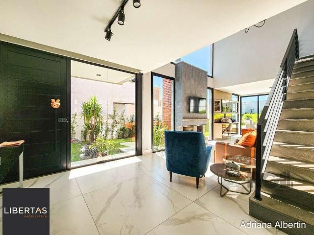 Casa / Sobrado em Condomínio para Venda em Porto Alegre/RS Vila Nova 4 Quartos