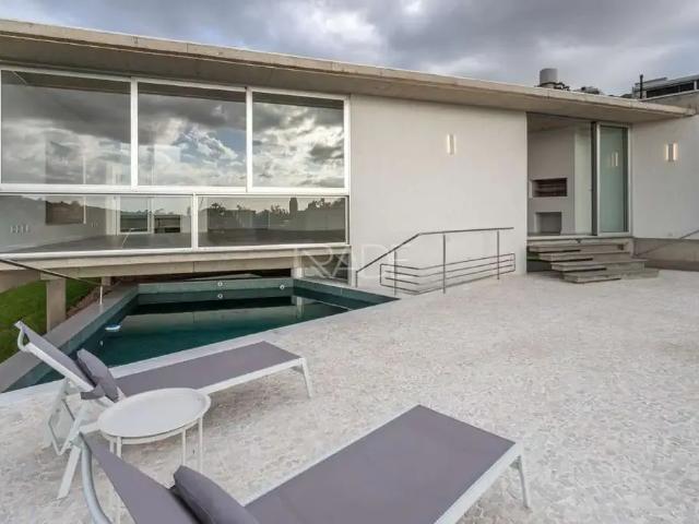 Casa / Sobrado em Condomínio para Venda em Porto Alegre/RS Vila Nova 4 Quartos