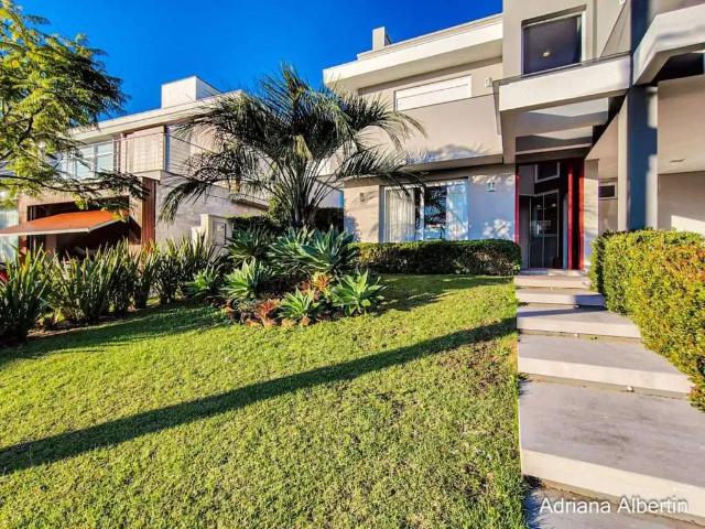 Casa / Sobrado em Condomínio para Venda em Porto Alegre/RS Vila Nova 5 Quartos