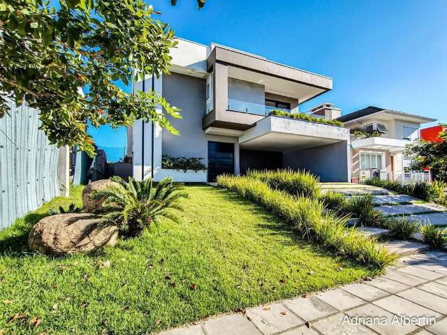 Casa / Sobrado em Condomínio para Venda em Porto Alegre/RS Vila Nova 5 Quartos