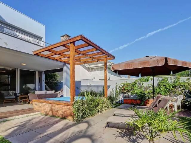 Casa / Sobrado em Condomínio para Venda em Porto Alegre/RS Vila Nova 3 Quartos