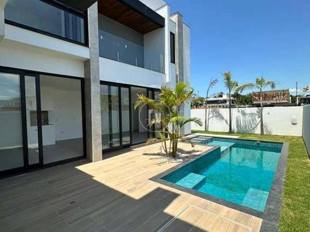 Casa / Sobrado em Condomínio para Venda em Porto Belo/SC Jardim Dourado 3 Quartos